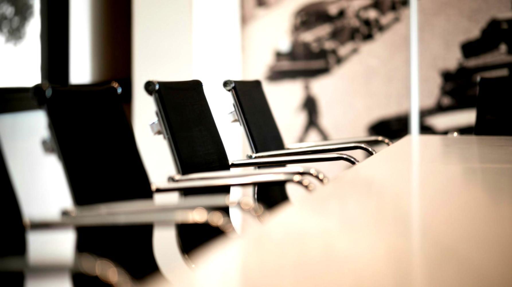 International student working part-time in cafe